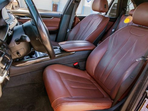 Used 2017 BMW X5 xDrive40e image 13