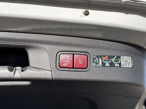 Certified 2025 Mercedes-Benz GLE 350 4MATIC image 12