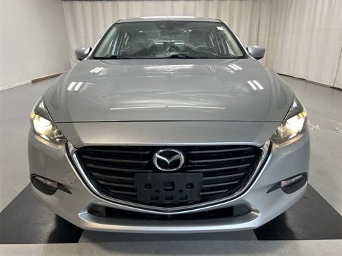 Used 2018 MAZDA MAZDA3 Touring image 3