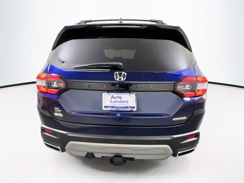 Used 2025 Honda Pilot Touring image 6