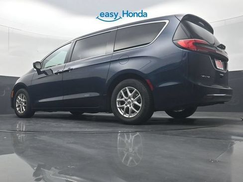 Used 2025 Chrysler Pacifica Select FWD image 31