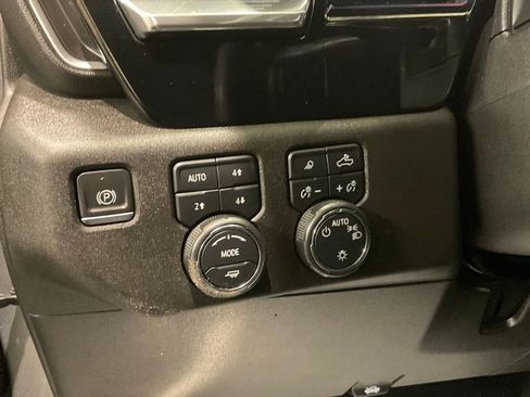 Used 2024 Chevrolet Silverado 1500 LT w/ Z71 Off-Road Package AWD/4WD image 8