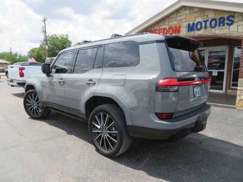 Used 2026 Lexus GX 550 w/ Accessory Package (2T) AWD/4WD image 7