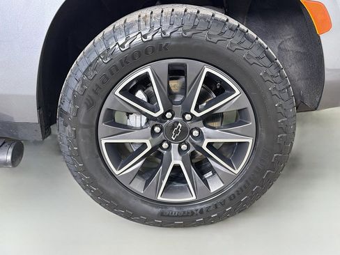 Used 2022 Chevrolet Tahoe Z71 w/ Luxury Package AWD/4WD image 30