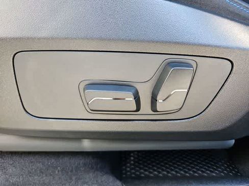 Used 2025 BMW X1 xDrive28i w/ M Sport Package image 17