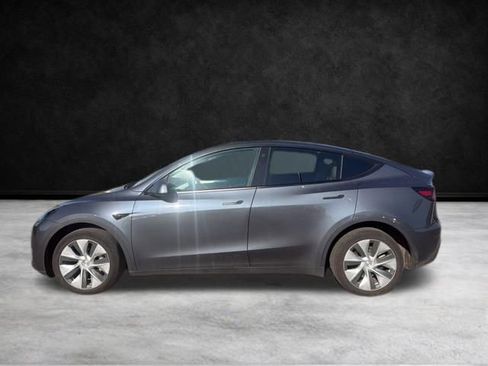Used 2023 Tesla Model Y Long Range image 9