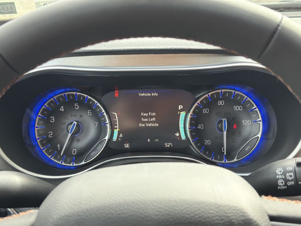 Used 2026 Chrysler Pacifica Pinnacle FWD image 17