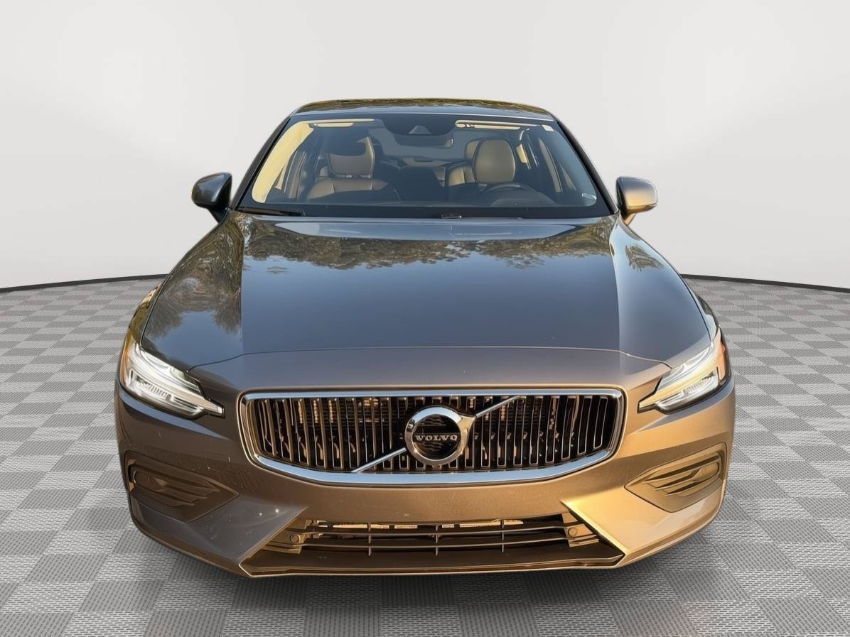 Used 2020 Volvo S60 T5 Momentum FWD image 2