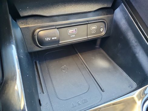 Used 2024 Kia Telluride S image 32