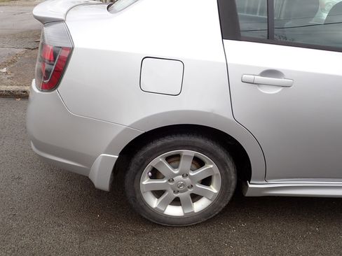 Used 2011 Nissan Sentra 2.0 SR w/ Convenience Pkg image 11