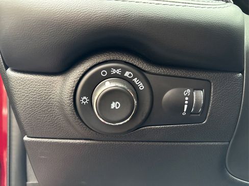 Used 2022 Dodge Durango SXT w/ Anodized Platinum Package image 24