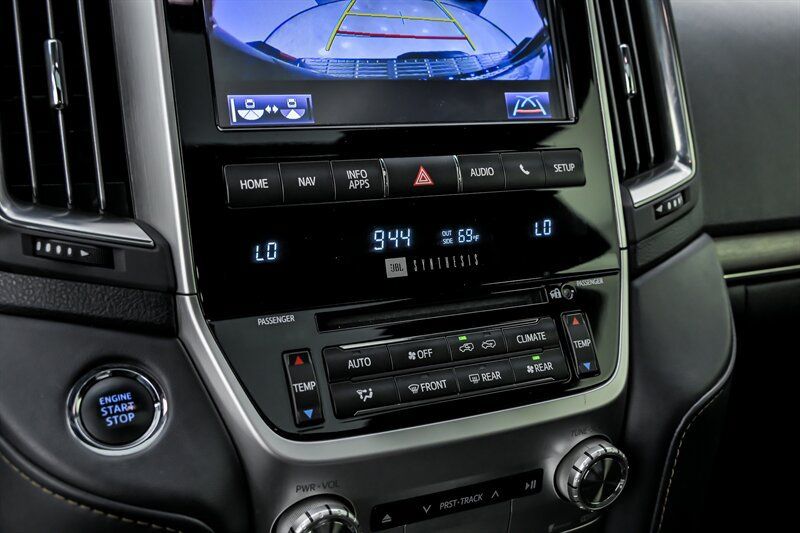 Used 2020 Toyota Land Cruiser Heritage Edition AWD/4WD image 33