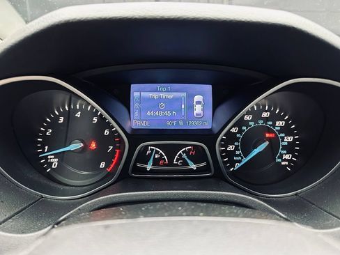 Used 2014 Ford Focus SE w/ SE Winter Package FWD image 31