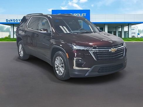 Used 2023 Chevrolet Traverse LT image 6