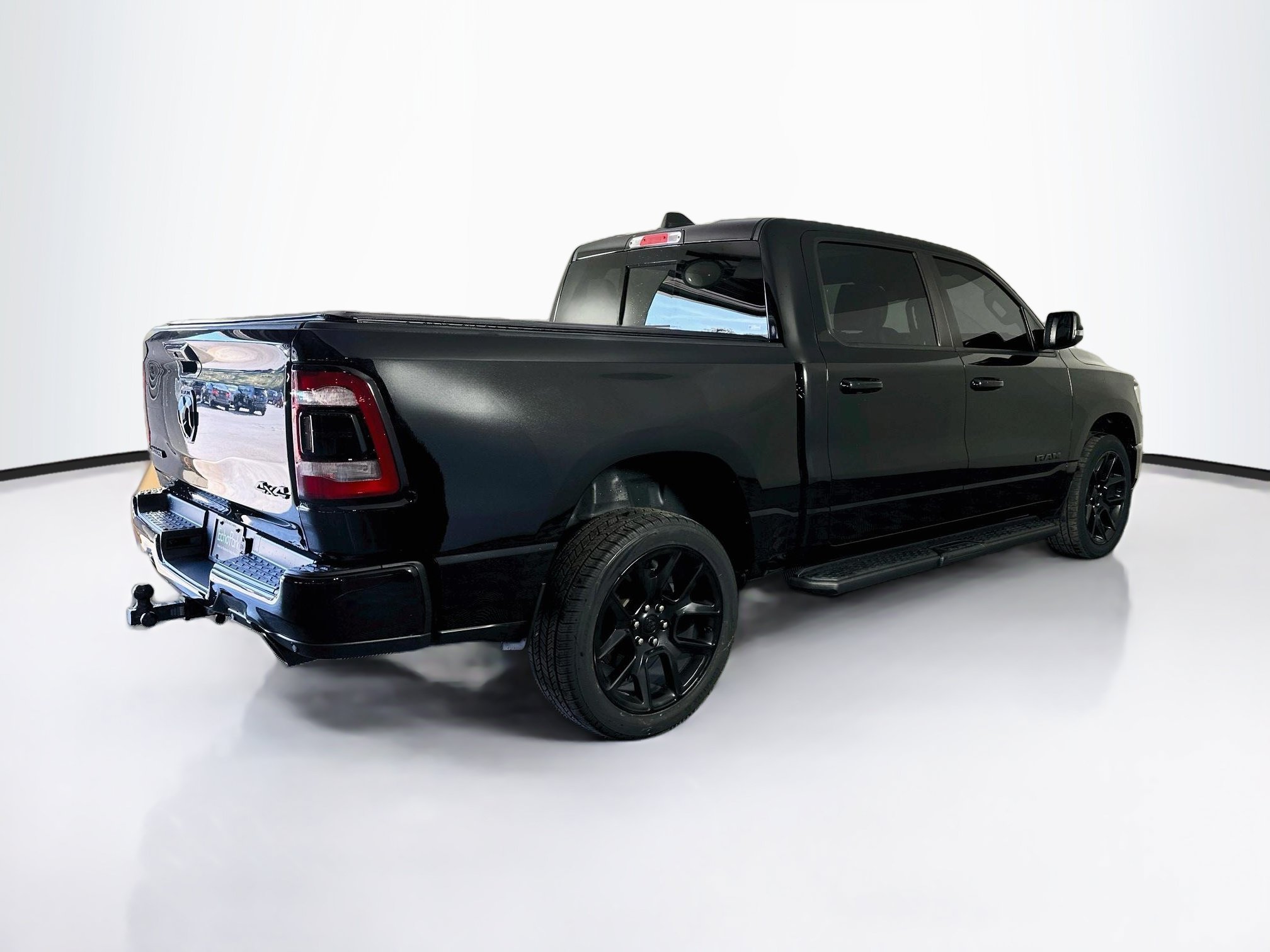 Used 2023 RAM 1500 Laramie AWD/4WD image 9