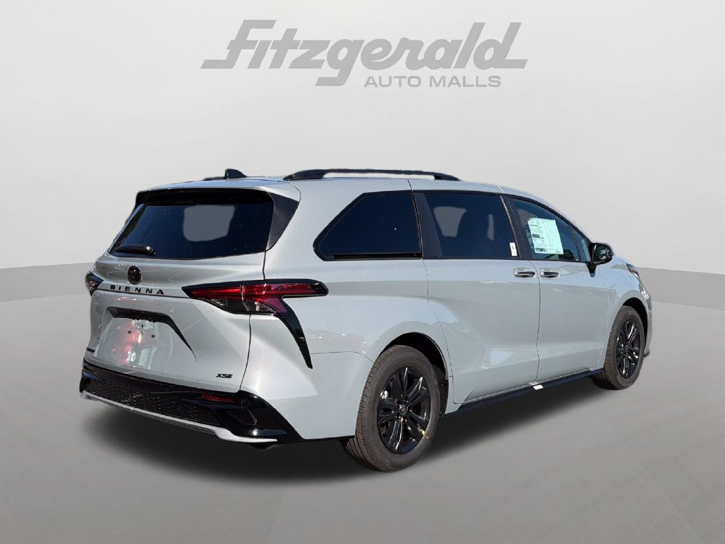 Used 2026 Toyota Sienna XSE AWD/4WD image 8