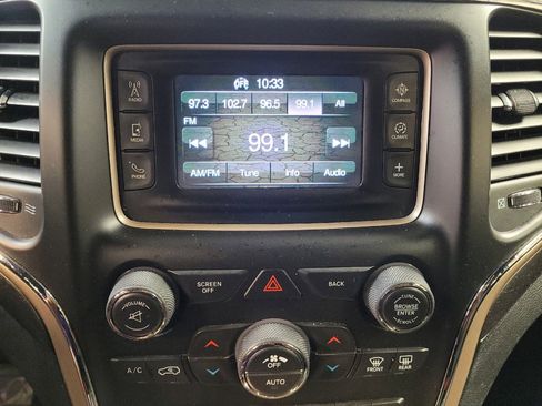 Used 2017 Jeep Grand Cherokee Laredo RWD image 25