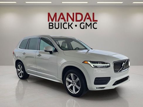 Used 2021 Volvo XC90 T5 Momentum image 4