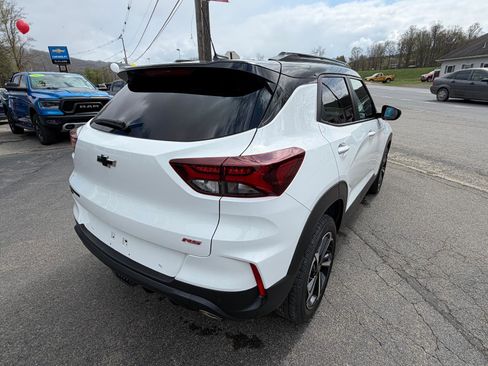 Used 2022 Chevrolet TrailBlazer RS w/ Technology Package AWD/4WD image 8