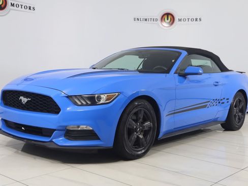 Used 2017 Ford Mustang Convertible RWD image 41