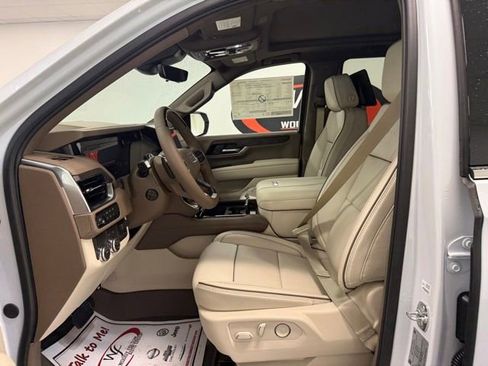 New 2026 GMC Yukon Denali w/ Denali Reserve Package RWD image 12