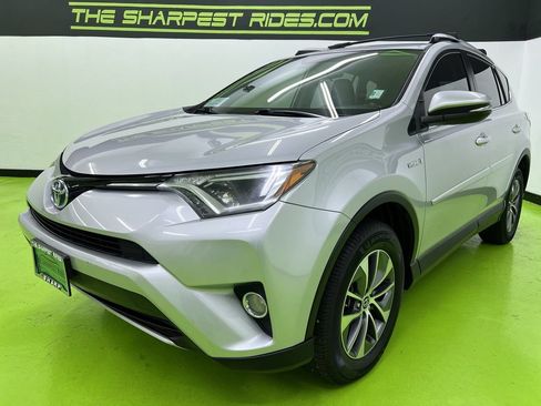 Used 2016 Toyota RAV4 XLE AWD/4WD image 5