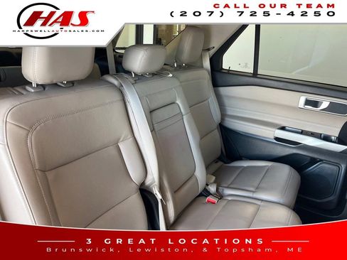 Used 2022 Ford Explorer XLT w/ Equipment Group 202A image 12