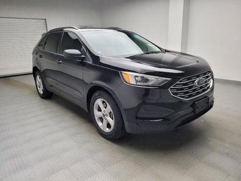 Used 2020 Ford Edge SE image 13