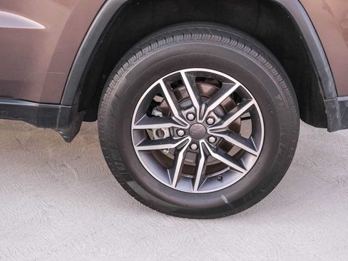 Used 2021 Jeep Grand Cherokee Limited AWD/4WD image 9