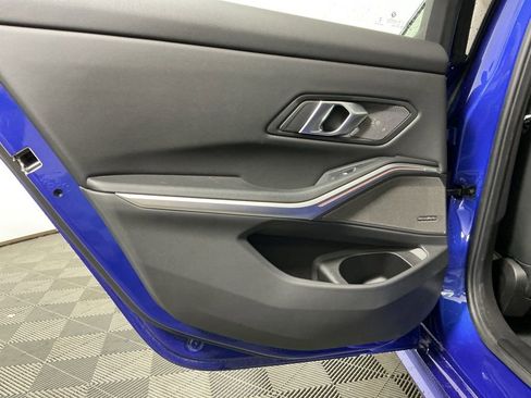 Certified 2025 BMW 330i Sedan w/ M Sport Package RWD image 27