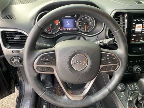 Used 2019 Jeep Cherokee Limited AWD/4WD image 11