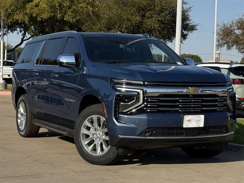 New 2026 Chevrolet Suburban Premier image 2