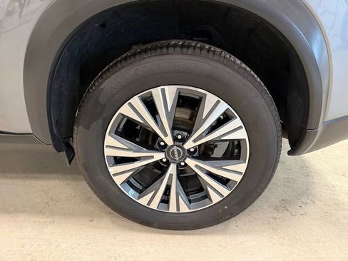 Used 2023 Nissan Rogue SV image 10