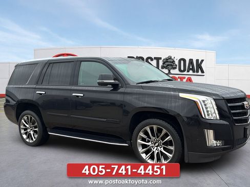 Used 2020 Cadillac Escalade Luxury w/ Escalade Sport Edition AWD/4WD image 8