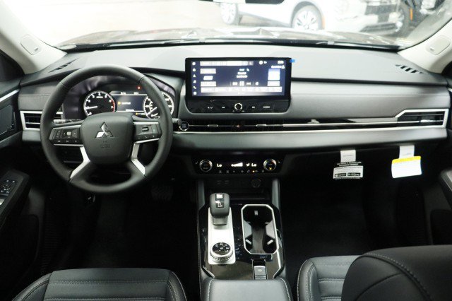 New 2026 Mitsubishi Outlander SE FWD image 19