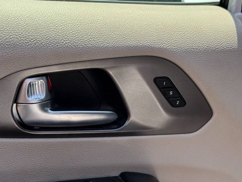 Used 2024 Chrysler Pacifica Limited FWD image 27