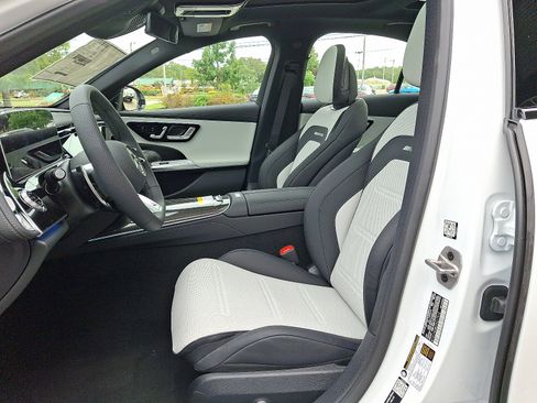 New 2026 Mercedes-Benz E 53 AMG e 4MATIC Sedan image 8