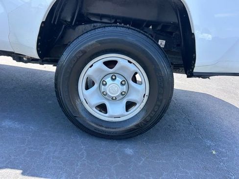 Used 2019 Toyota Tacoma SR image 10