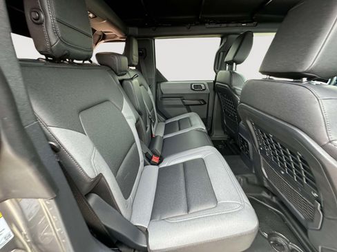 Used 2024 Ford Bronco Black Diamond w/ Sasquatch Package AWD/4WD image 29