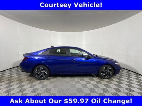 Used 2025 Hyundai Elantra Sport image 8