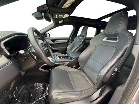 Used 2026 Jaguar F-PACE R-Dynamic S AWD/4WD image 10