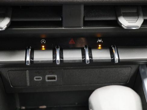 Used 2023 Chevrolet Colorado Trail Boss image 25