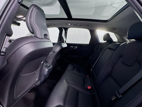Used 2023 Volvo XC60 B5 Plus image 18