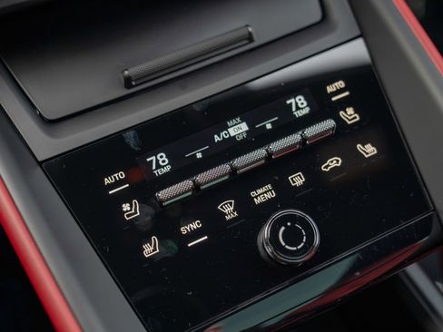 Certified 2025 Porsche Macan Electric image 19