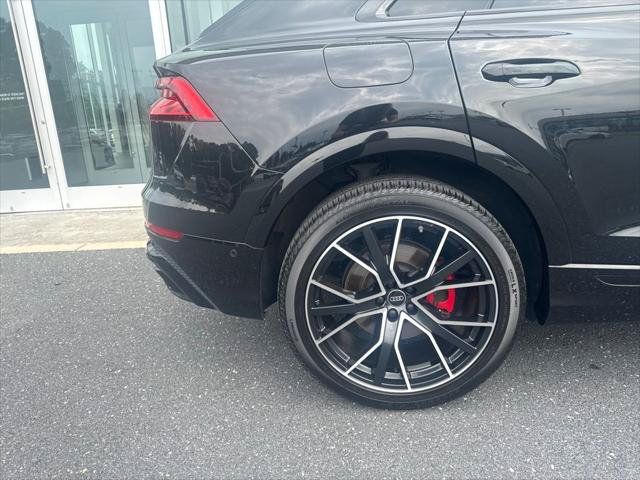 Used 2022 Audi Q8 Prestige AWD/4WD image 5