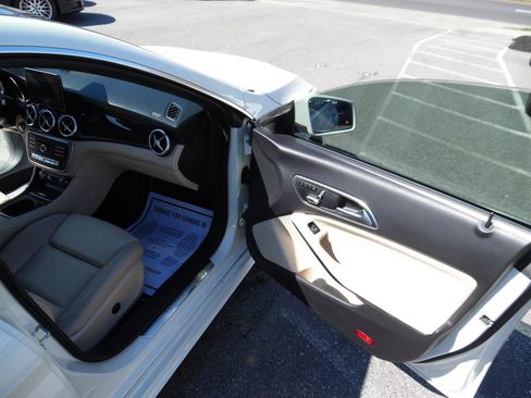 Used 2018 Mercedes-Benz CLA 250 image 20