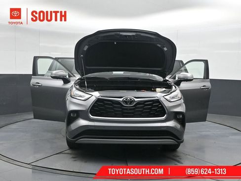 New 2026 Toyota Highlander Platinum image 66