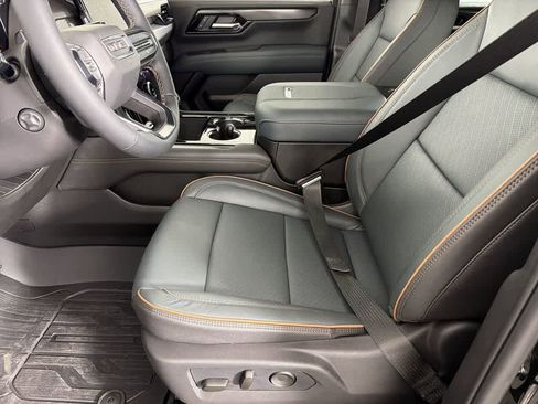 New 2026 GMC Yukon AT4 w/ AT4 Premium Plus Package image 11