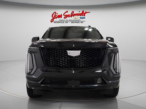 Used 2025 Cadillac Escalade ESV Sport w/ LPO, ONYX Package AWD/4WD image 2