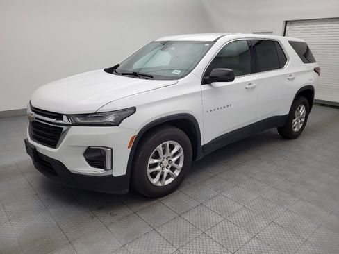 Used 2023 Chevrolet Traverse LS AWD/4WD image 2